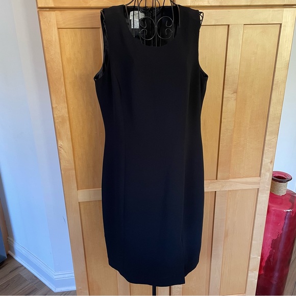 Jacqueline Ferrar black sleeveless fully lined fitted sheath Dress size 12 - Picture 1 of 9